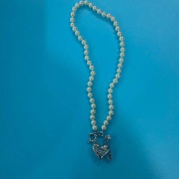 New Vivienne Westwood White Pearl Necklace - Picture 8 of 9